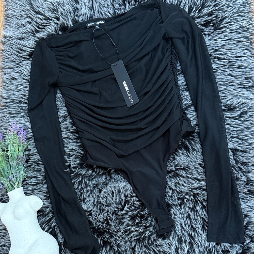 Fashion Nova Black Long-Sleeve Ruched Bodysuit Top